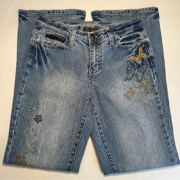 LA Blues Bootcut Jeans Butterfly Embroidered Rhinestones Light Blue Wash Size 6 - Picture 3 of 14